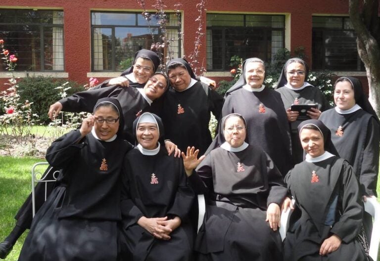 Religiosas De la Cruz