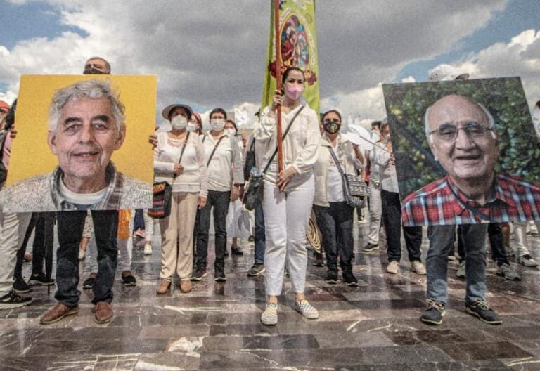 fotos de los dos jesuitas asesinados