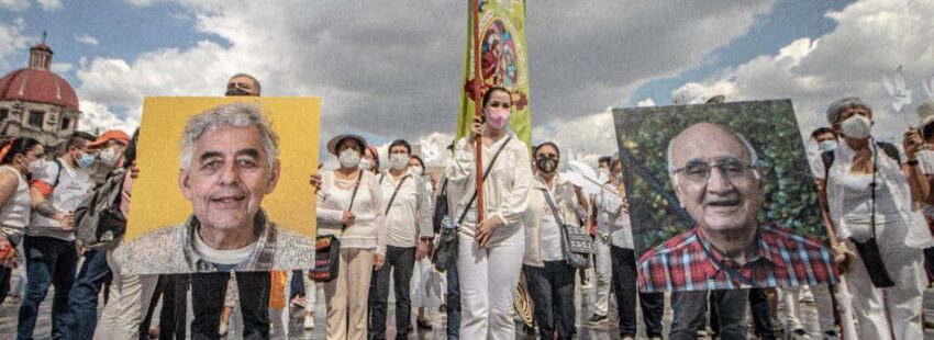 fotos de los dos jesuitas asesinados