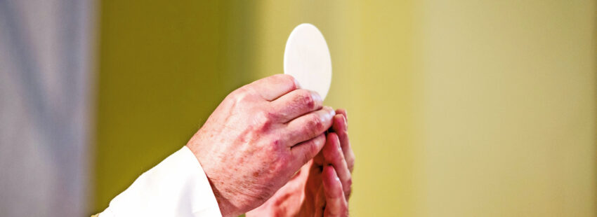 Iglesia peruana repudia uso de hostias consagradas en rituales de Año Nuevo: “Es sacrílego”