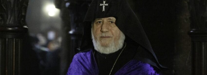 El patriarca de los católicos armenios insta a la comunidad internacional a condenar los ataques