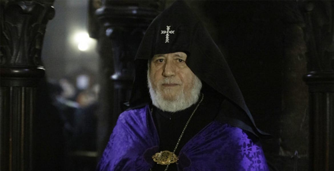 El patriarca de los católicos armenios insta a la comunidad