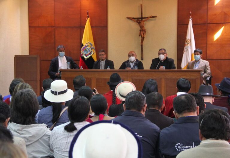 Inaugurada mesa de diálogo sobre derechos entre indígenas y Gobierno ecuatoriano
