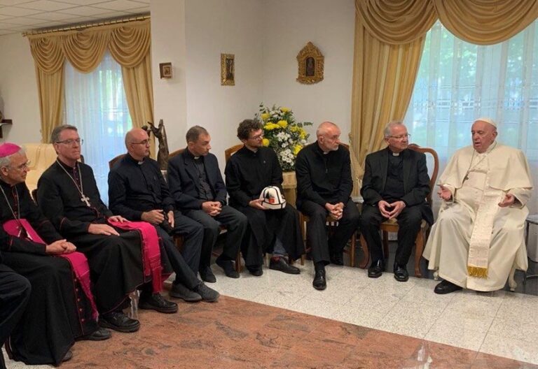 El Papa a los jesuitas en Kazajistán: “La voluntad de Dios es no ir en este preciso momento” a