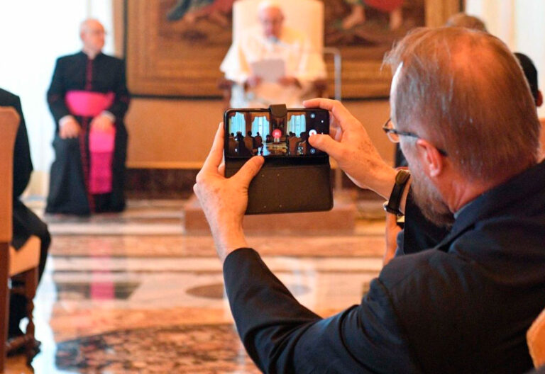 El papa Francisco, en audiencia con los padres de Schönstatt