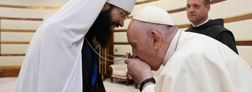 El papa Francisco, con el metropolita Antonij, número dos del Patriarcado Ortodoxo Ruso