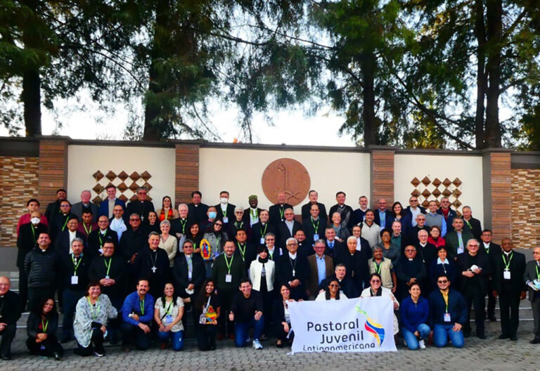 Obispos de América Latina, de gira por el Vaticano para presentar al Papa documento conclusivo de