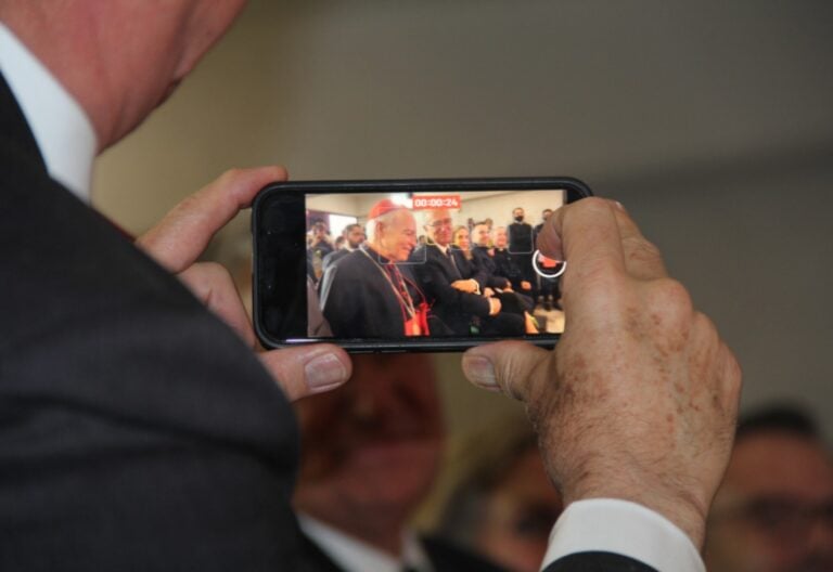 La arquidiócesis de México estrena app con Botón SOS para pedir ayuda espiritual