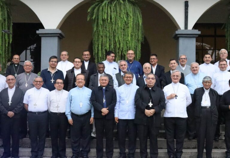 Obispos de Ecuador ratifican su compromiso de ser “garantes de la paz”