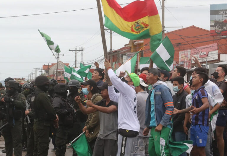 Paro indefinido en Santa Cruz