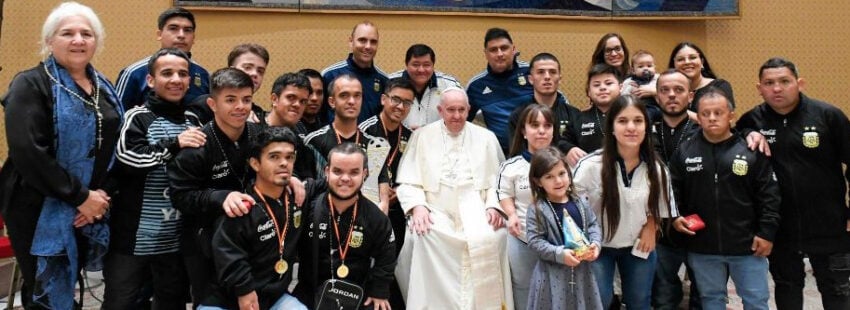 El Papa valoró el coraje de los jugadores de talla baja