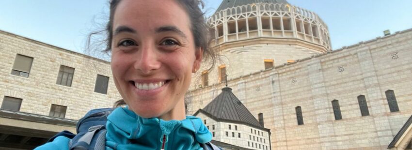Carlota Valenzuela, la joven que caminó 6.000 kilómetros para llegar a Tierra Santa