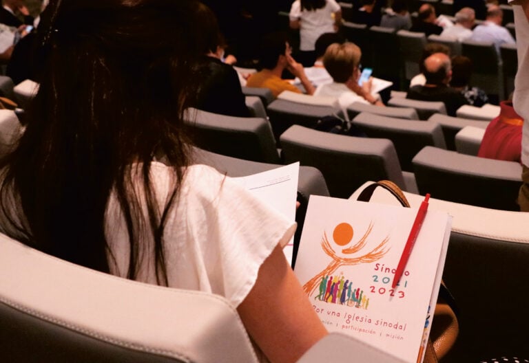 Sinodalidad… ¡no sin nosotras!