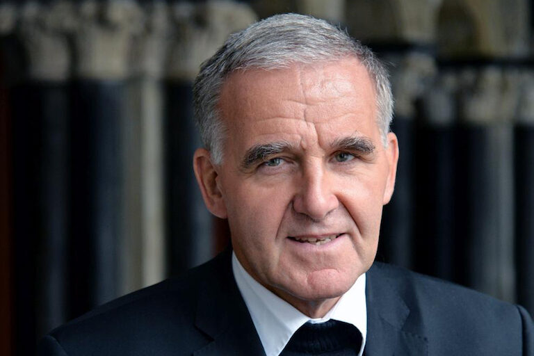 El Papa ‘dimite’ al obispo condenado por estafar a una viuda