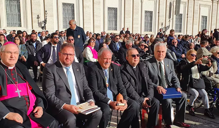 El papa Francisco recibe al alcalde de Mérida en el Vaticano
