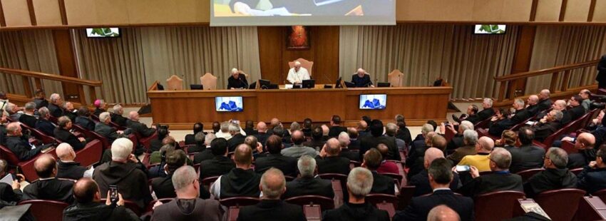 El Papa pide a los religiosos ejercer una autoridad en clave sinodal