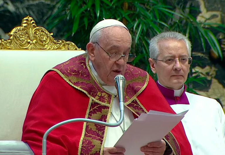 El papa Francisco en la misa por los cardenales y obispos difuntos