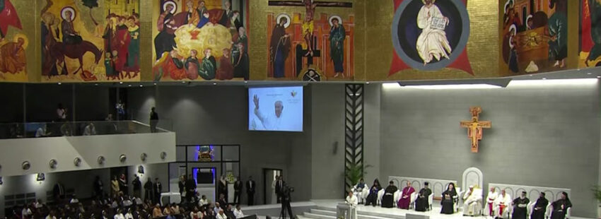 El papa Francisco durante la oración ecuménica en Bahrein