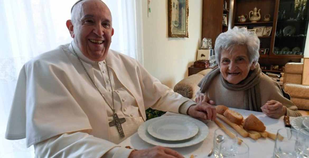El papa Francisco en Asti visitando a su familia
