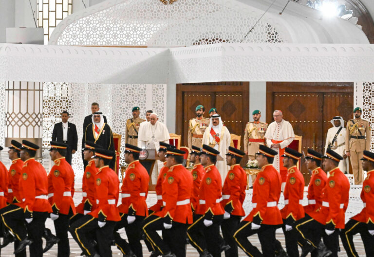 El Rey de Bahrein con el papa Francisco