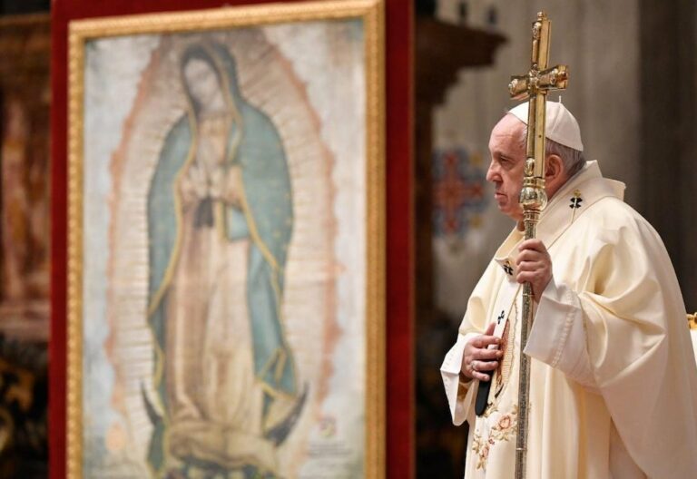 papa Francisco y la Virgen de Guadalupe