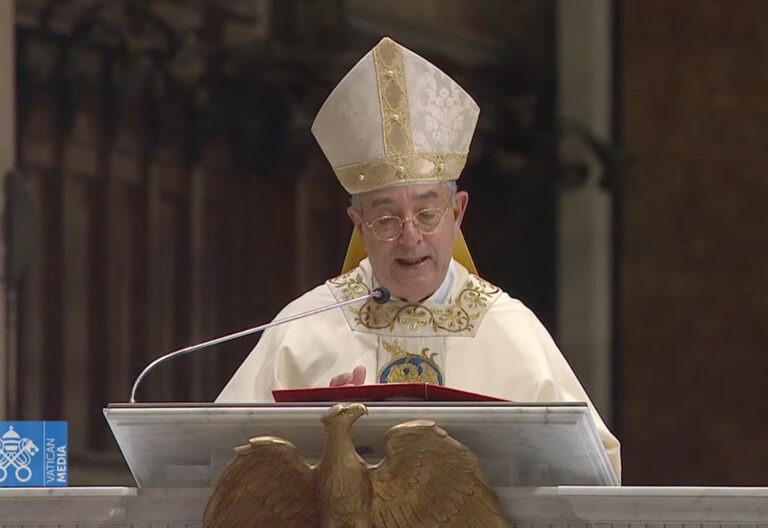 Roma reza por Benedicto XVI: “Dios dirá: Joseph, resurge”