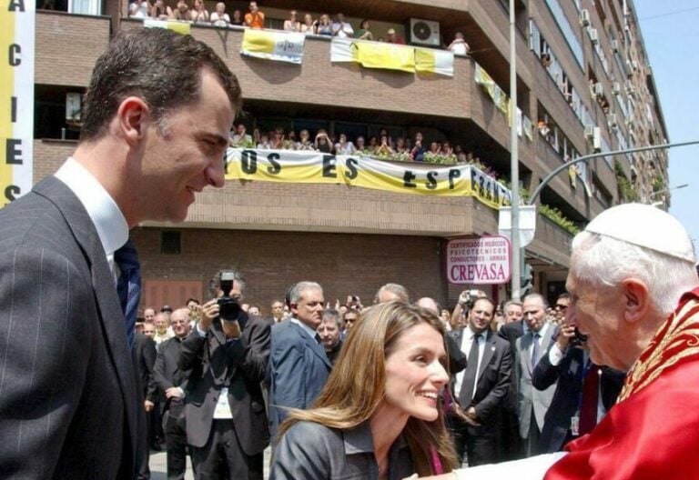 El homenaje de Felipe VI a Benedicto XVI por su “extraordinaria vocación de servicio,