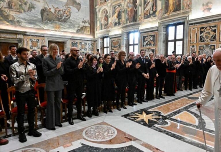 La felicitación de Francisco a los artistas: “Vale la pena gastar lo mejor de nuestras energías