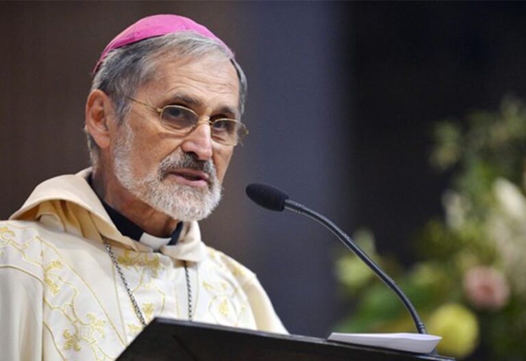El Vaticano condena a un obispo francés acusado de acoger refugiados a cambio de favores sexuales