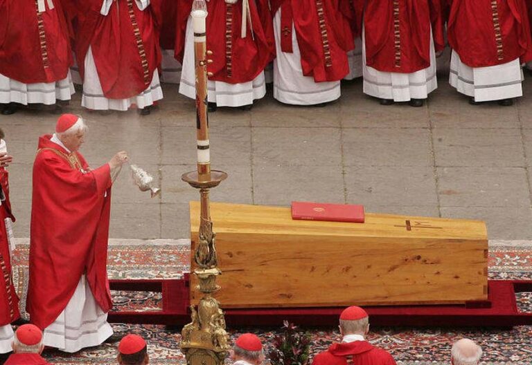 Los funerales de Benedicto XVI se celebrarán el 5 de enero en San Pedro