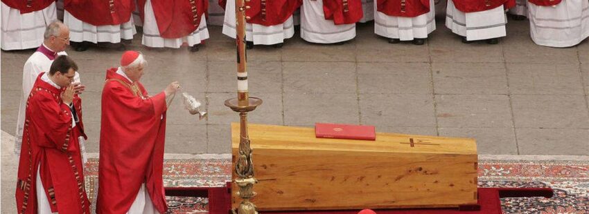 Los funerales de Benedicto XVI se celebrarán el 5 de enero en San Pedro
