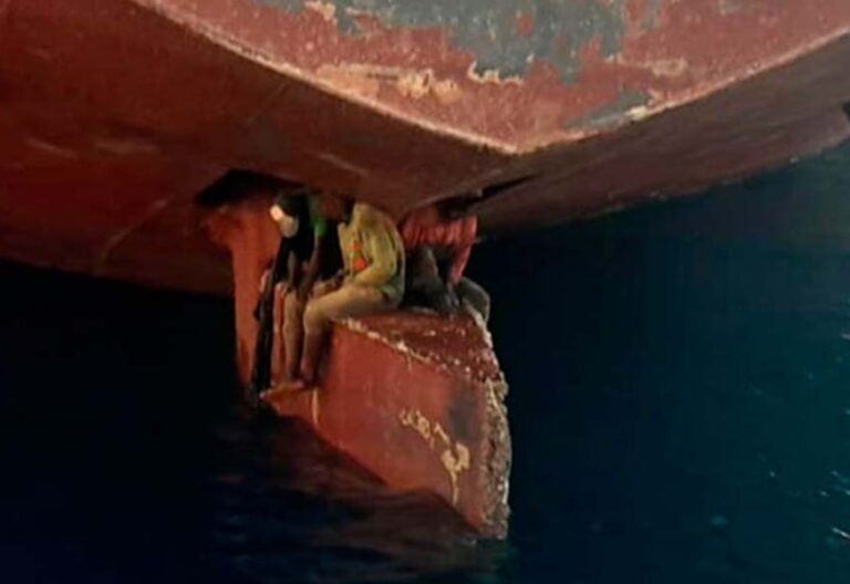 La Iglesia en Canarias fuerza que se admita a trámite el asilo de los polizones nigerianos