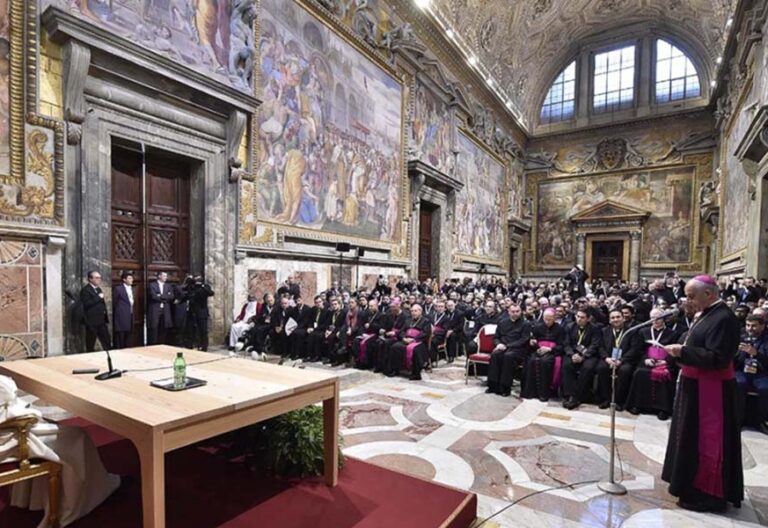 Las otras goteras del Vaticano