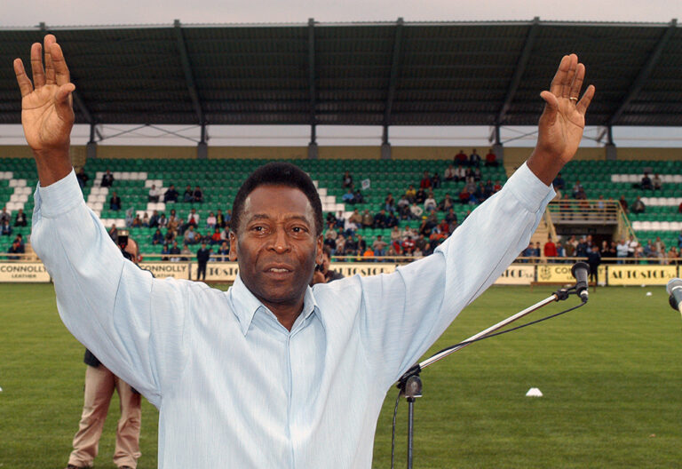 Brasil llora la partida del rey Pelé