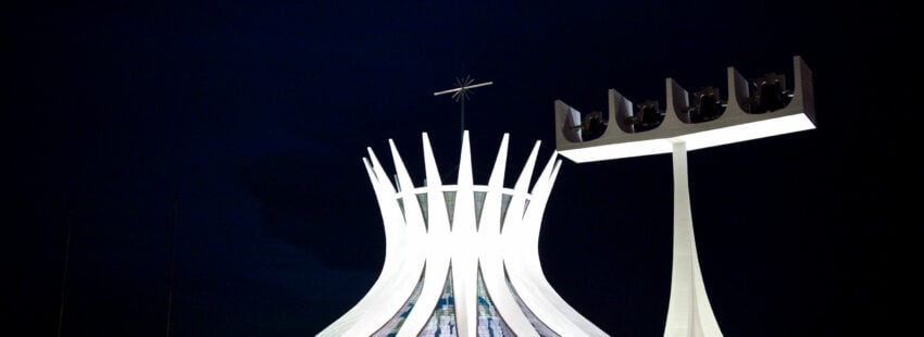 Nossa Senhora Aparecida, una catedral para asaltar el cielo