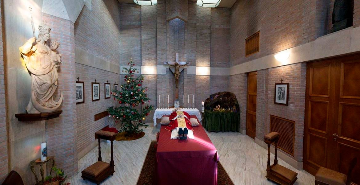 Benedicto Xvi Capilla Ardiente Monasterio Mater Ecclesia