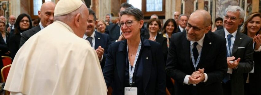 Francisco: “Un mundo que no asiste a quienes no pueden pagar un tratamiento es un mundo cínico y