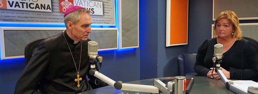 La lección de Benedicto XVI a Gänswein: “El liderazgo de la Iglesia no se hace solo mandando,