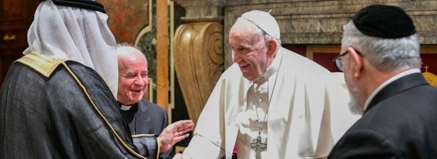 Francisco ‘bendice’ el pacto por la Inteligencia Artificial de las religiones abrahámicas