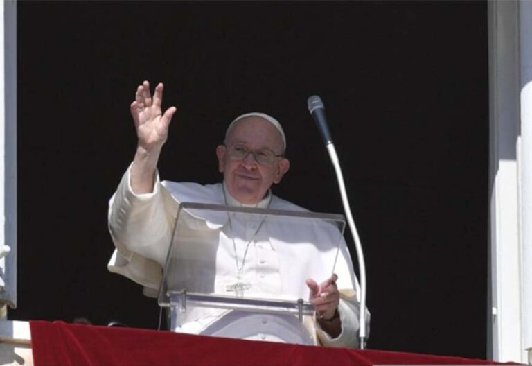 Francisco en el ángelus: “Lo único que debería asustarnos es desperdiciar la propia vida”