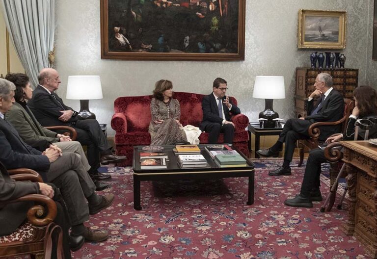 El Parlamento de Portugal llama a declarar a los obispos por la crisis de abusos