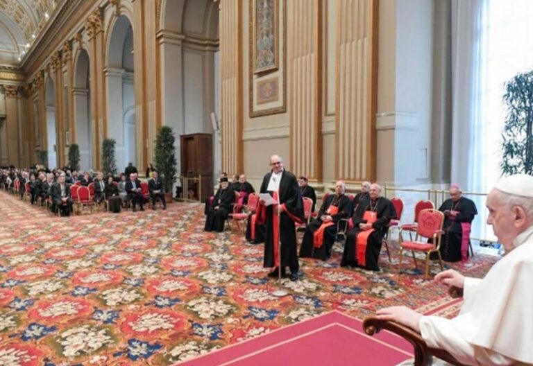 Francisco en la apertura del Año Judicial: “La paz sin justicia no es verdadera paz”