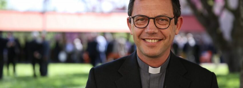 Emmanuel Gobilliard, obispo y extremo izquierdo: al Vaticano con varios ex futbolistas para golear