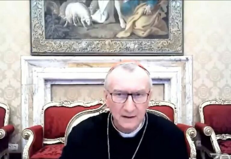 Parolin: “Incluso los gestos humanitarios podrían traer la paz entre Rusia y Ucrania”