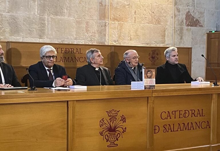 Andrea Tornielli: “Jesús se deja herir por los sufrimientos de las personas”