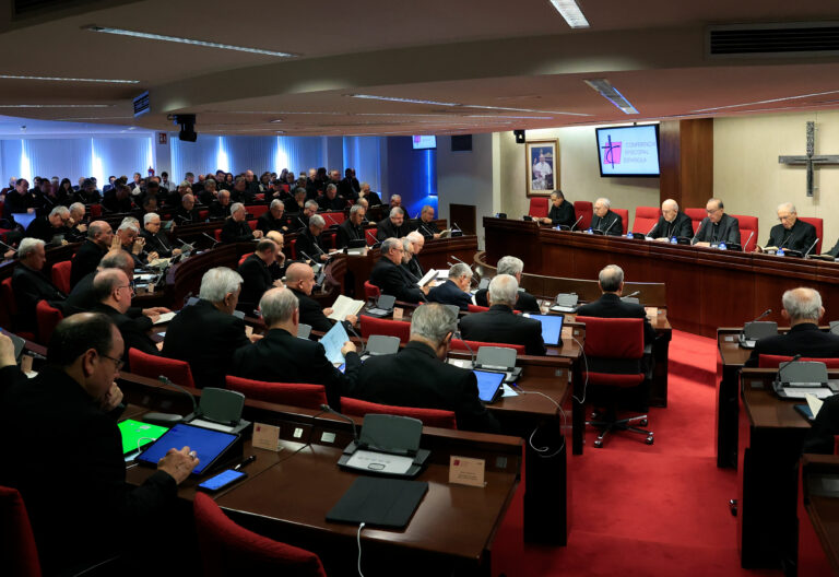 El Vaticano convoca en Roma a todos los obispos españoles por el “problemático” estado de los