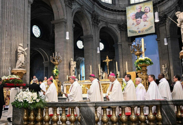 Beatificación en Paris de un religioso paúl y otros cuatro de los Sagrados Corazones