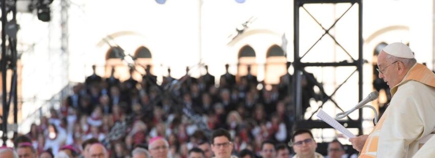 El Papa pide para Europa en el Regina Caeli “un futuro lleno de cunas, no de tumbas”