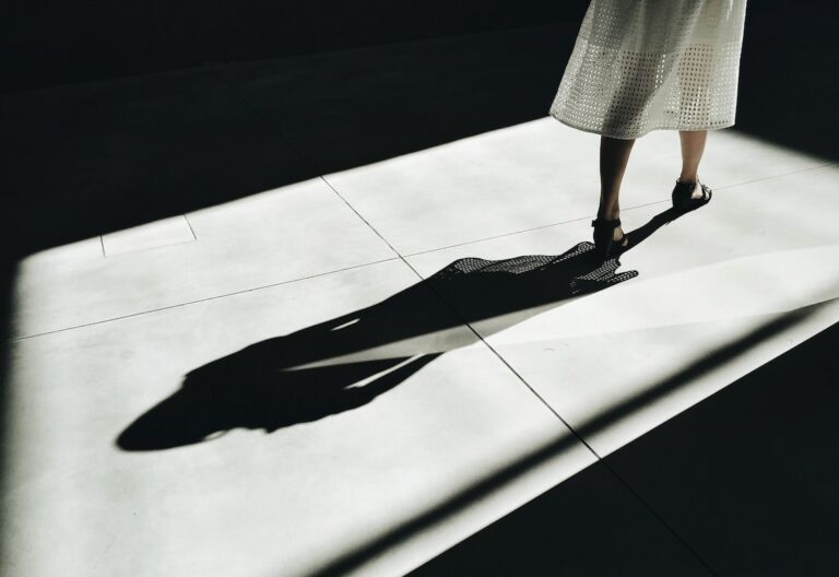 sombra de mujer