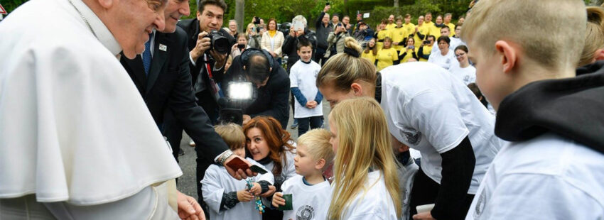 Francisco a los niños en Hungría: “Gracias por vuestras canciones, por vuestros gestos, por